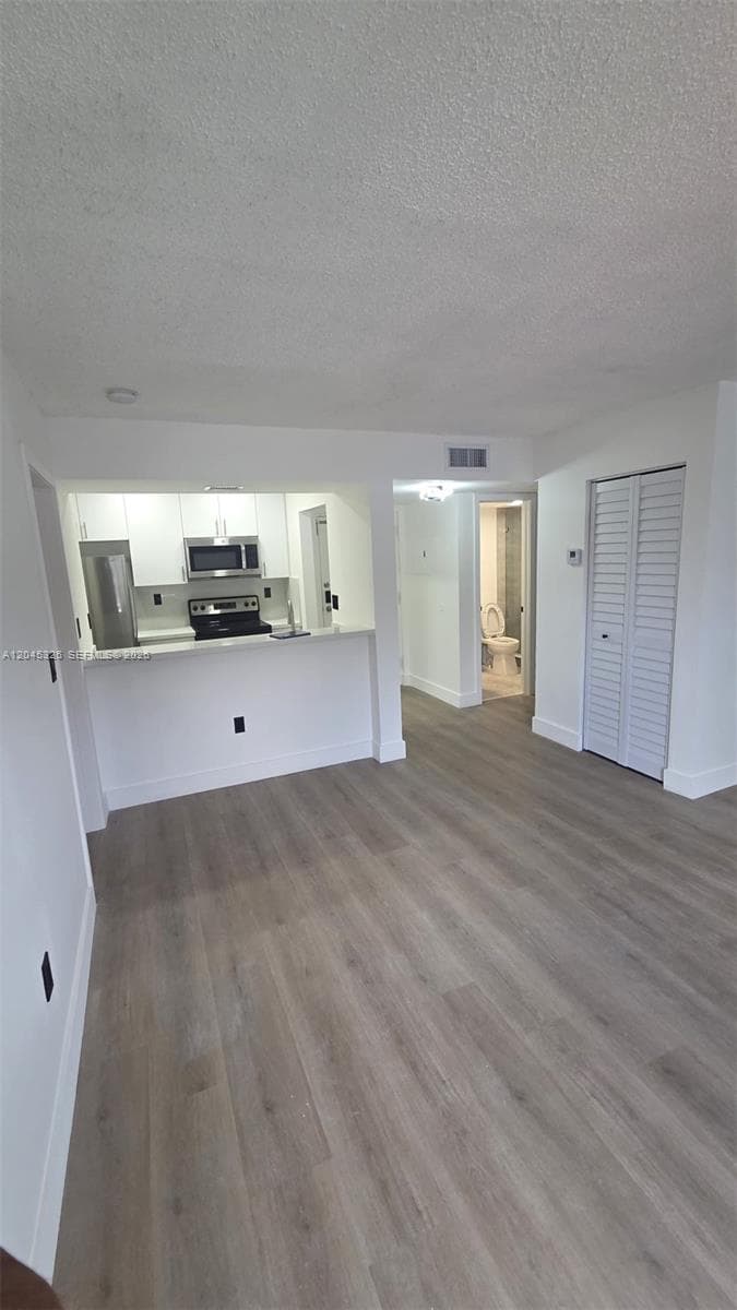 7125 NW 186th St # B201, Hialeah, FL 33015