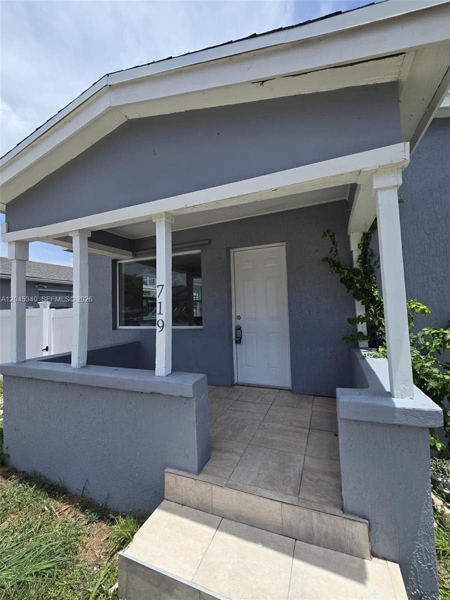 719 21st St, West Palm Beach, FL 33407 photo 2