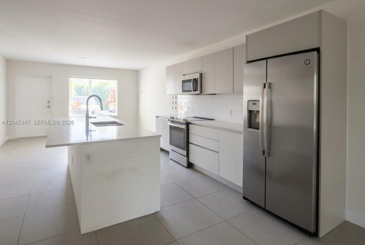 2535 NE 193rd St # 3104, Miami, FL 33180 photo 3