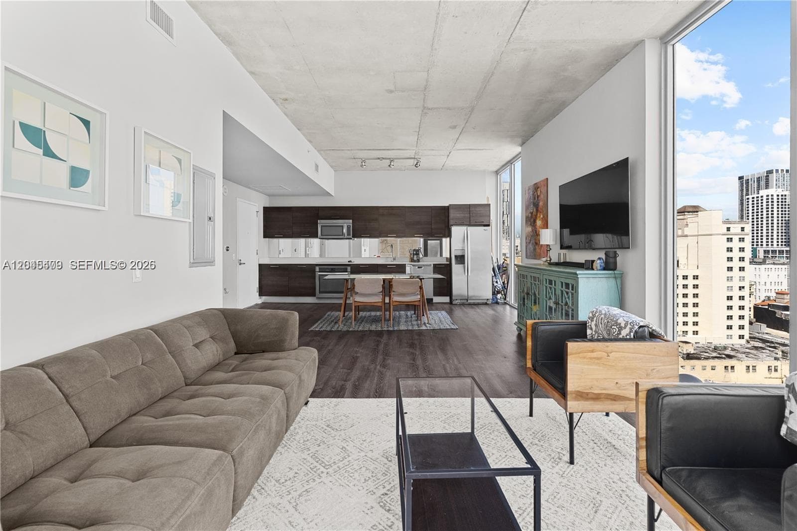 151 SE 1st St # 1402, Miami, FL 33131 photo 2