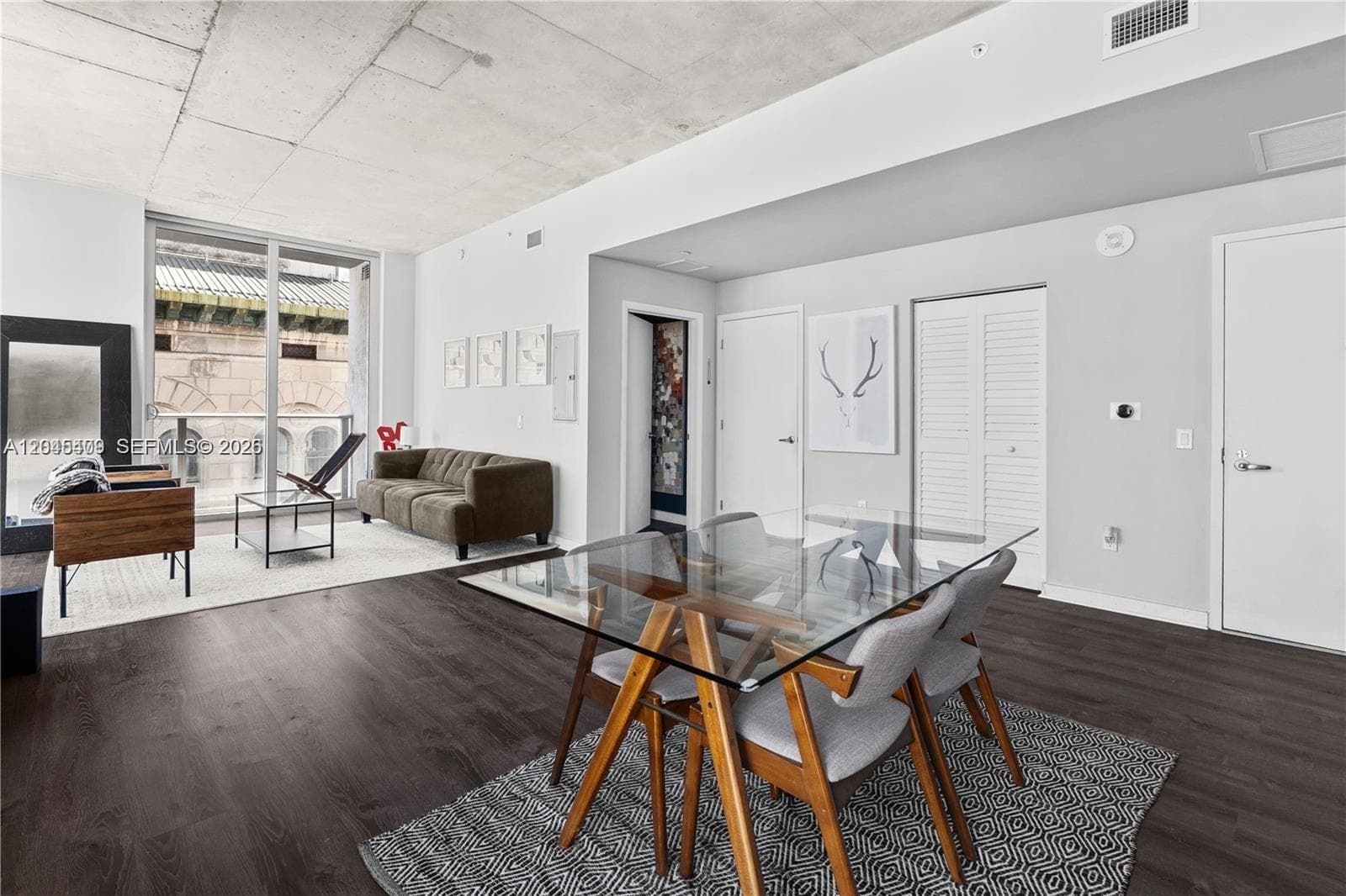 151 SE 1st St # 1402, Miami, FL 33131 photo 5