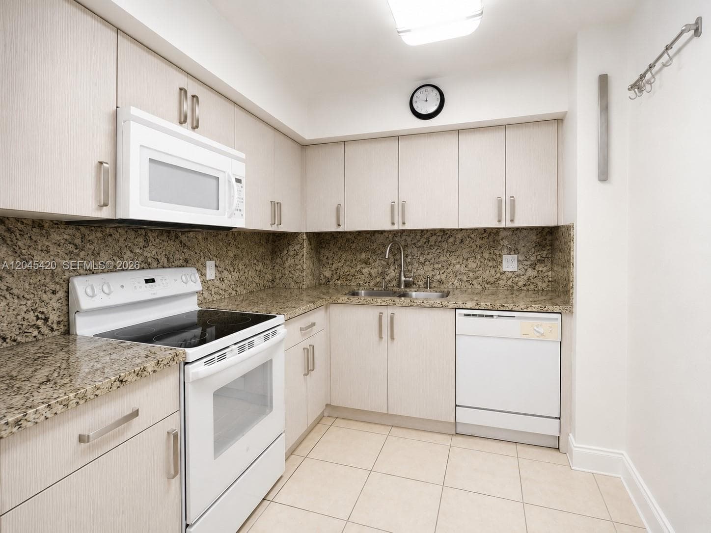 3900 N Hills Dr # 108, Hollywood, FL 33021 photo 2