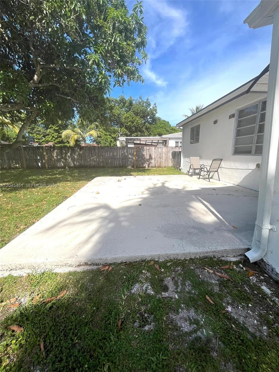 611 NE 171st St, North Miami Beach, FL 33162 photo 5