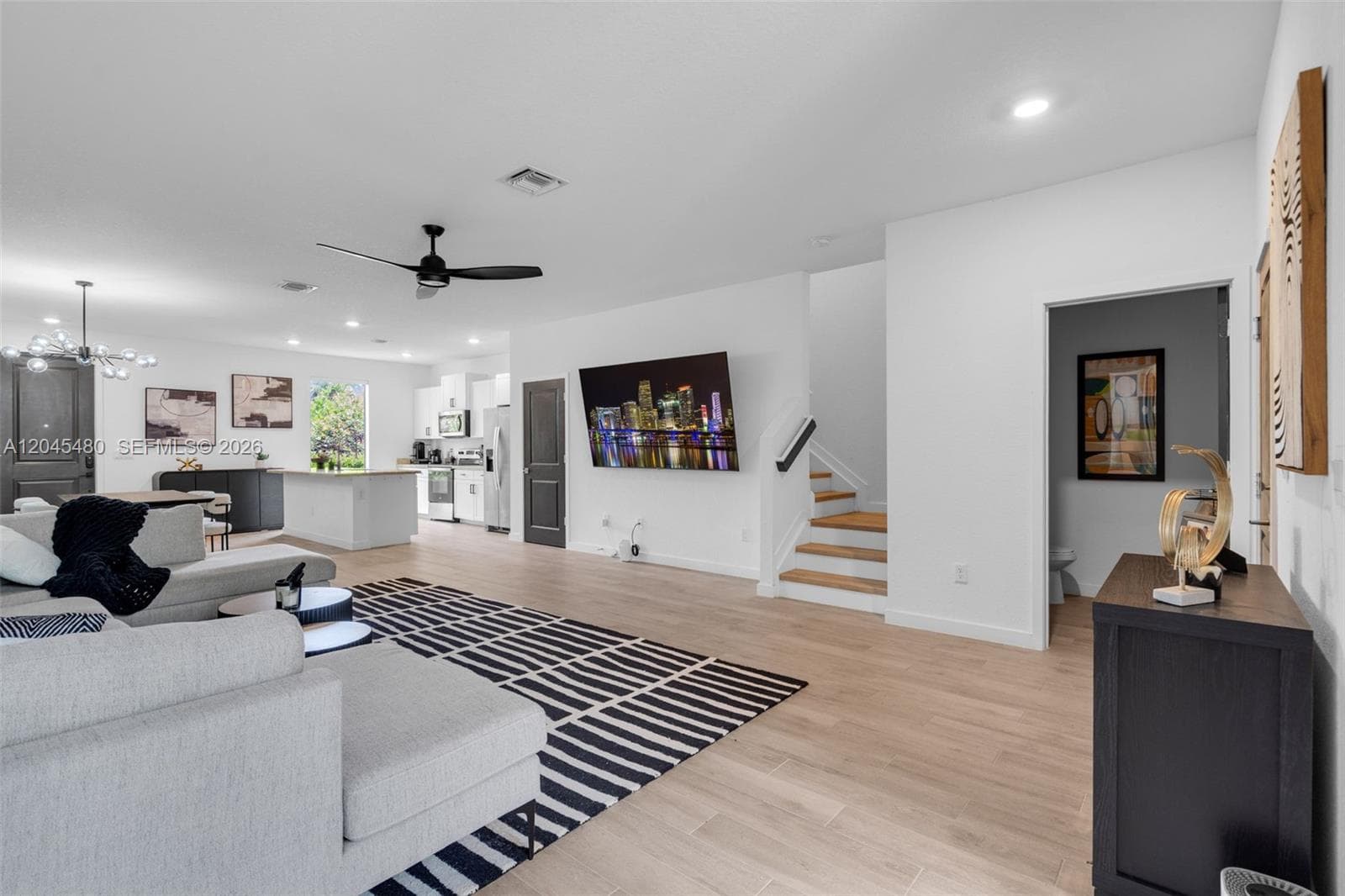 387 NW 17th St, Fort Lauderdale, FL 33311 photo 2