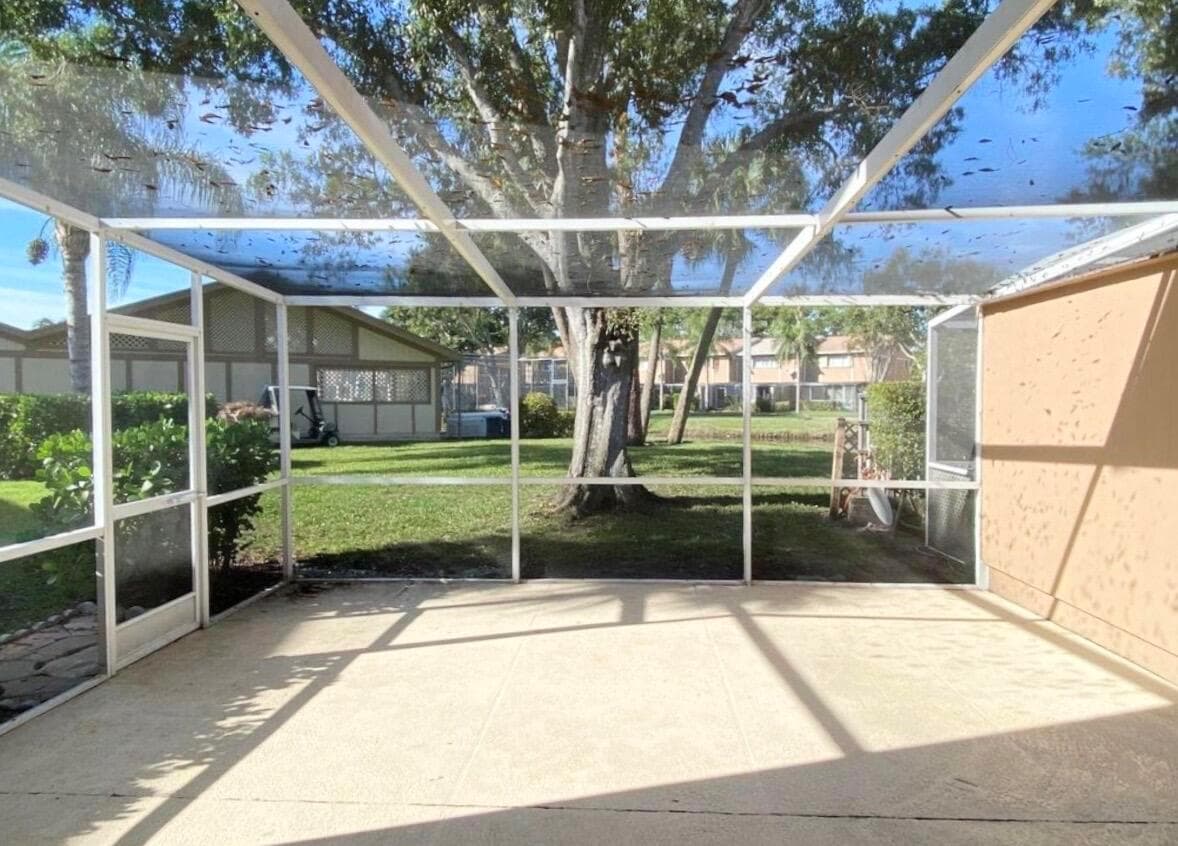 371 Maplecrest Circle, Jupiter, FL 33458 photo 2