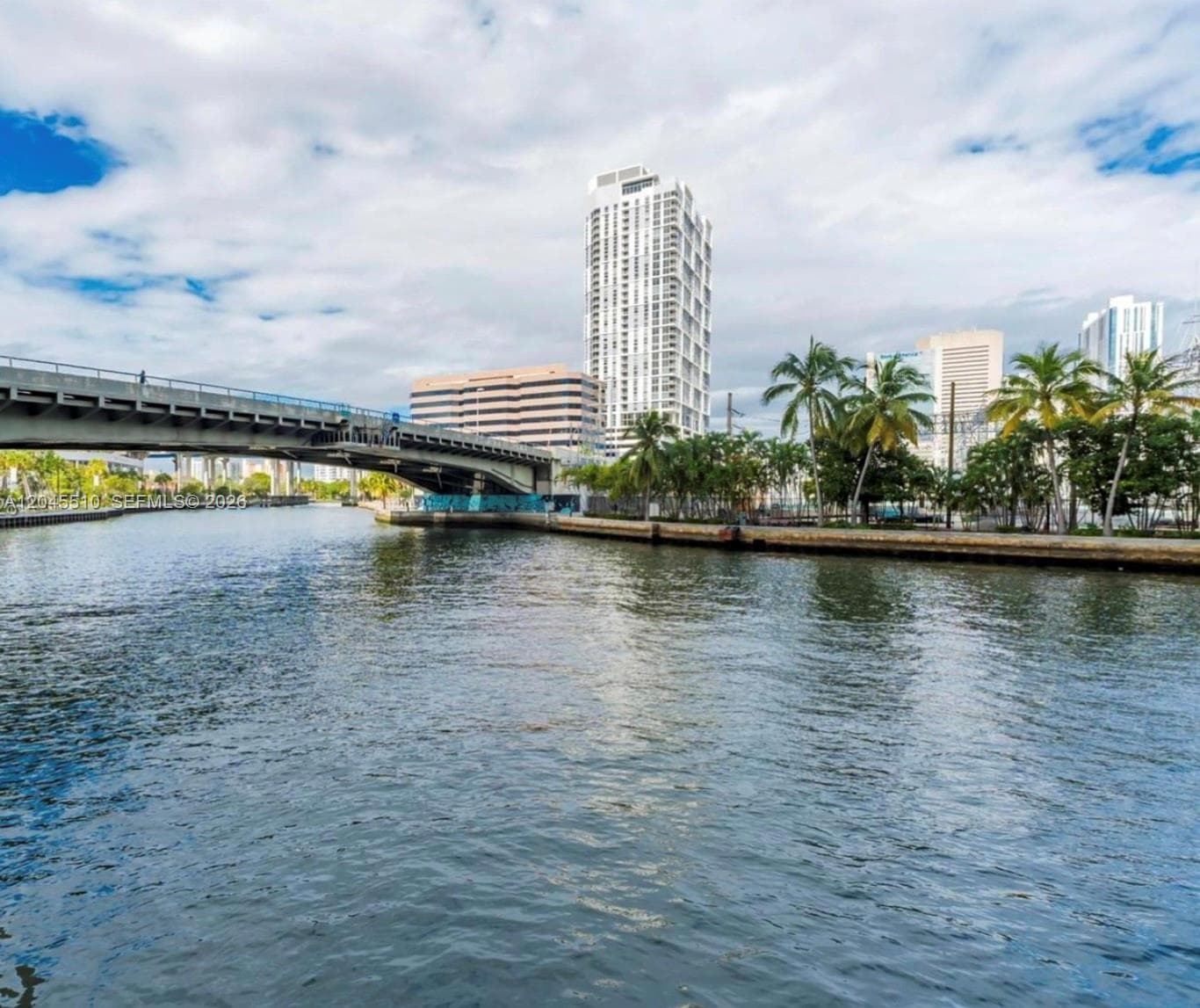 175 SW 7th St # 1212, Miami, FL 33130 photo 5