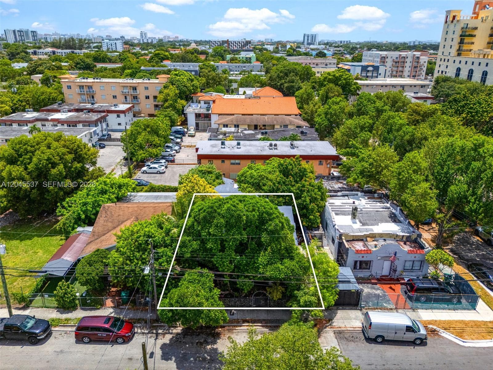 210 SW 13th Ave, Miami, FL 33135 photo 2