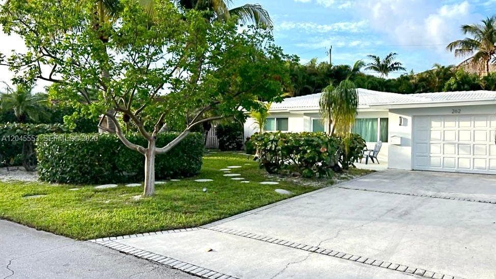 262 Bombay Ave, Lauderdale By The Sea, FL 33308 photo 2