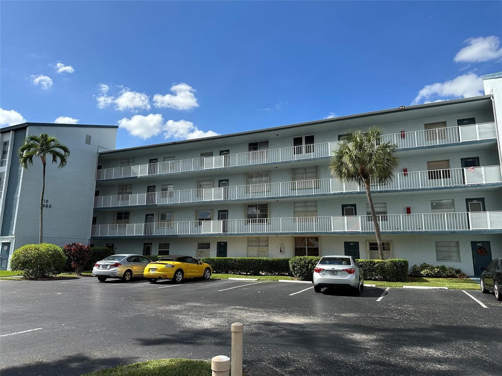 7680 NW 18th Street # 406, Margate, FL 33063