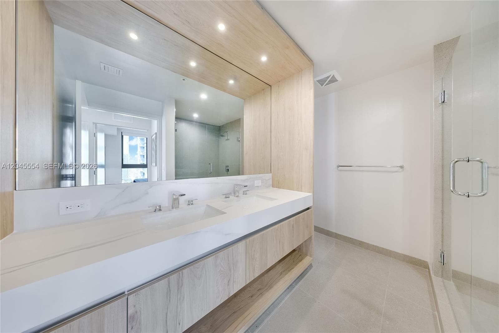 11 NE 6th St # 3209, Miami, FL 33132 photo 4