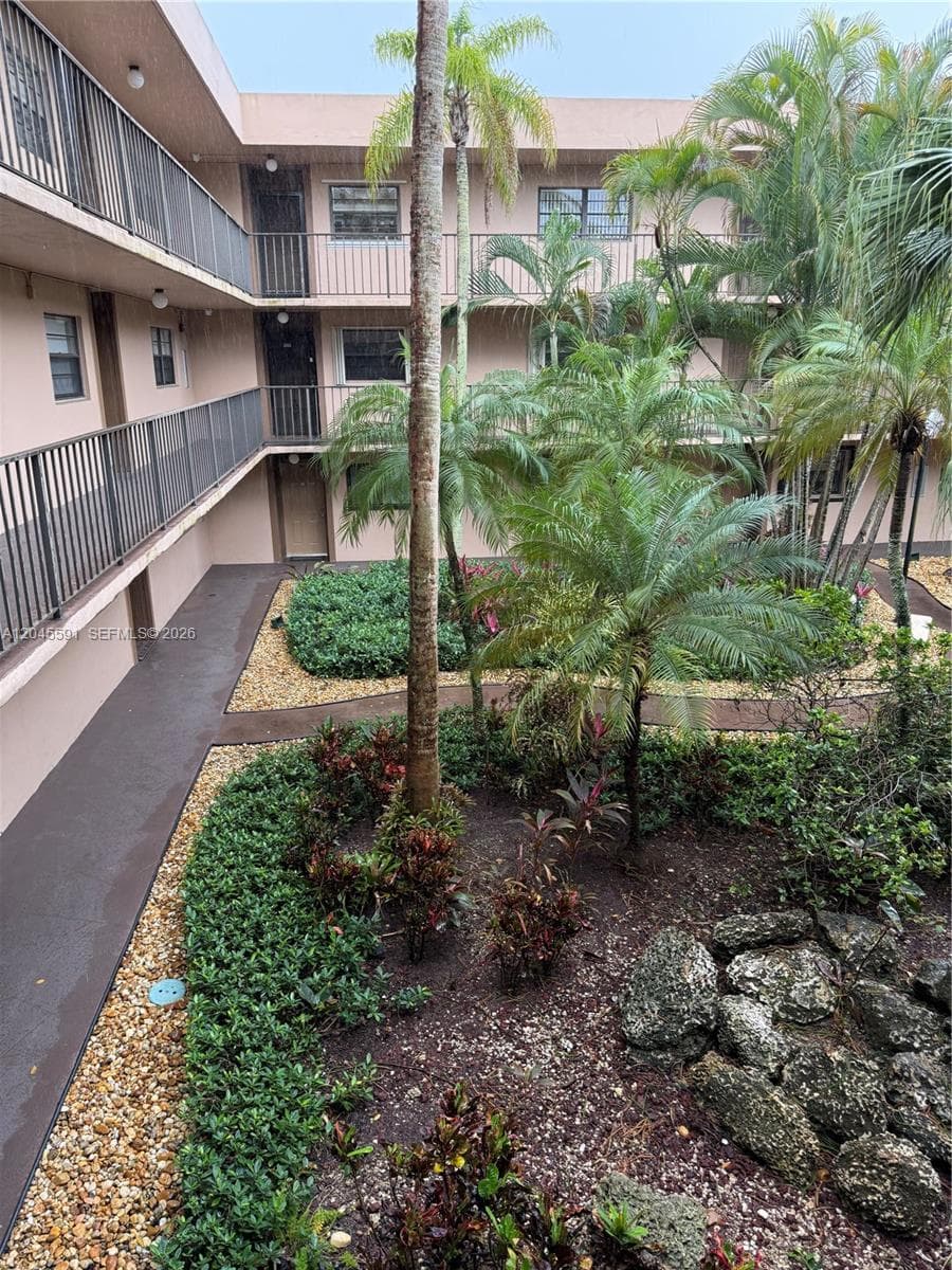 10975 SW 107th St # 302, Miami, FL 33176 photo 2