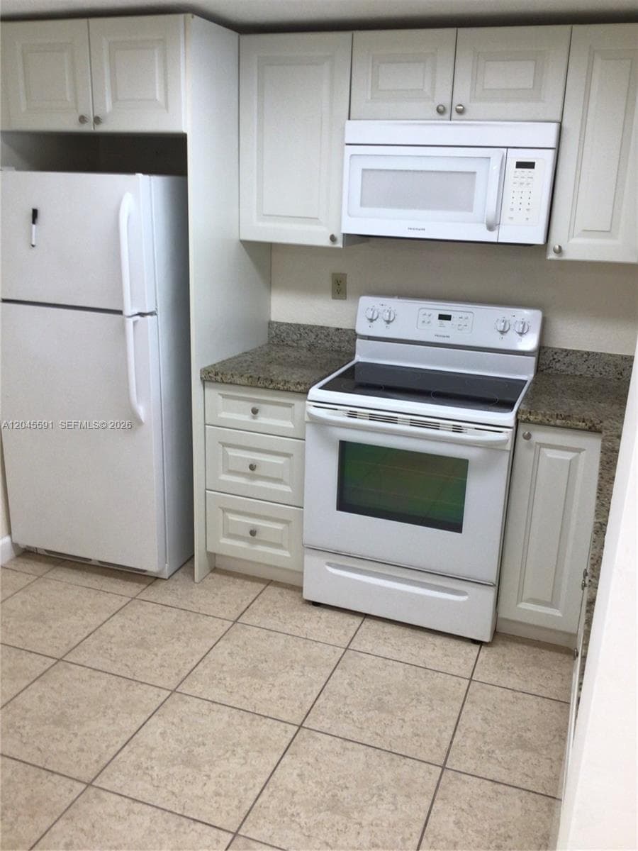 10975 SW 107th St # 302, Miami, FL 33176 photo 3