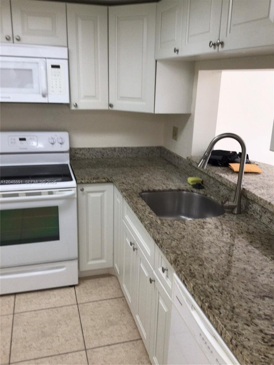 10975 SW 107th St # 302, Miami, FL 33176 photo 4