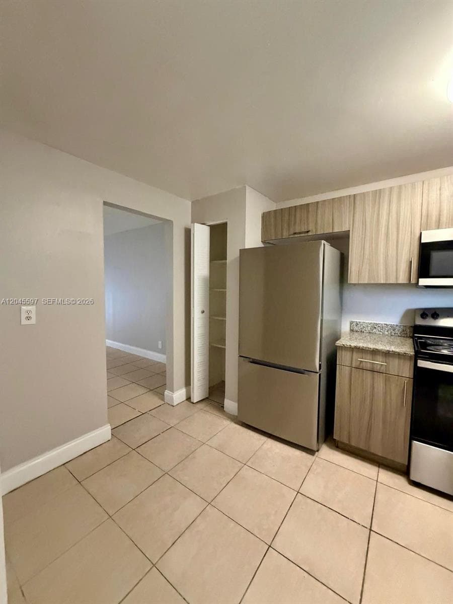 2011 NW 55th Ave # 209, Lauderhill, FL 33313 photo 3