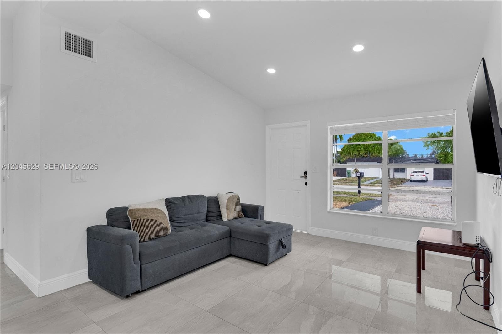 1016 SW 22nd Ter, Fort Lauderdale, FL 33312 photo 4