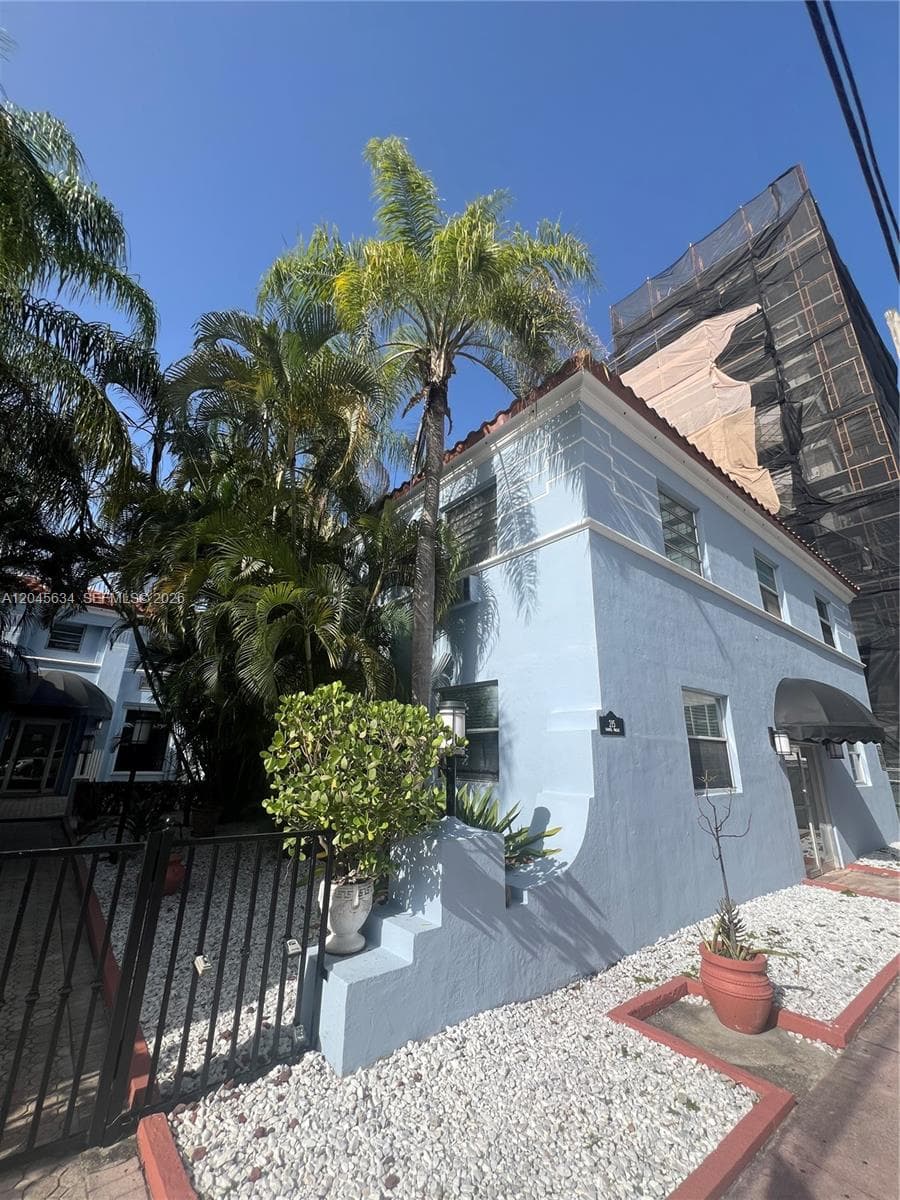 215 30th St # 22, Miami Beach, FL 33140 photo 5
