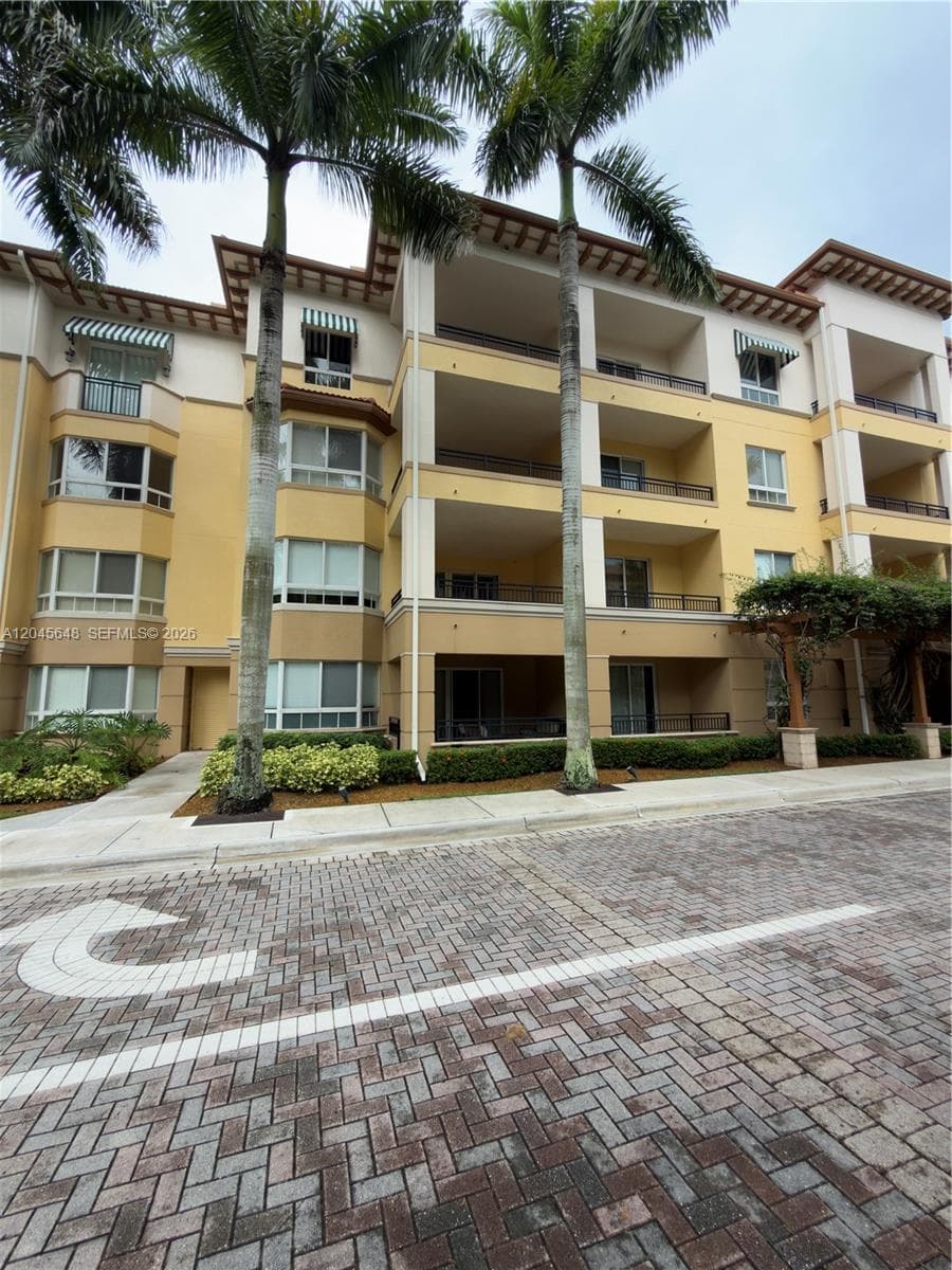 16100 Emerald Estates Dr # 281, Weston, FL 33331 photo 2