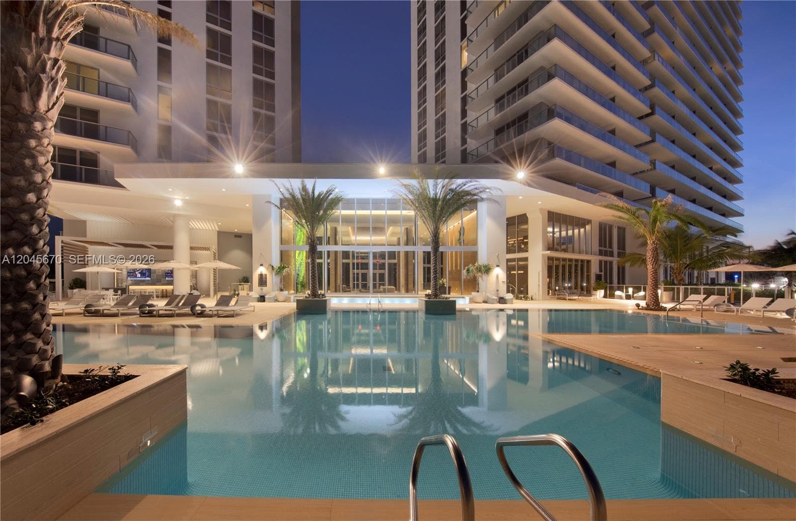 16385 Biscayne Blvd # 2601 +2 PARKINGS, North Miami Beach, FL 33160