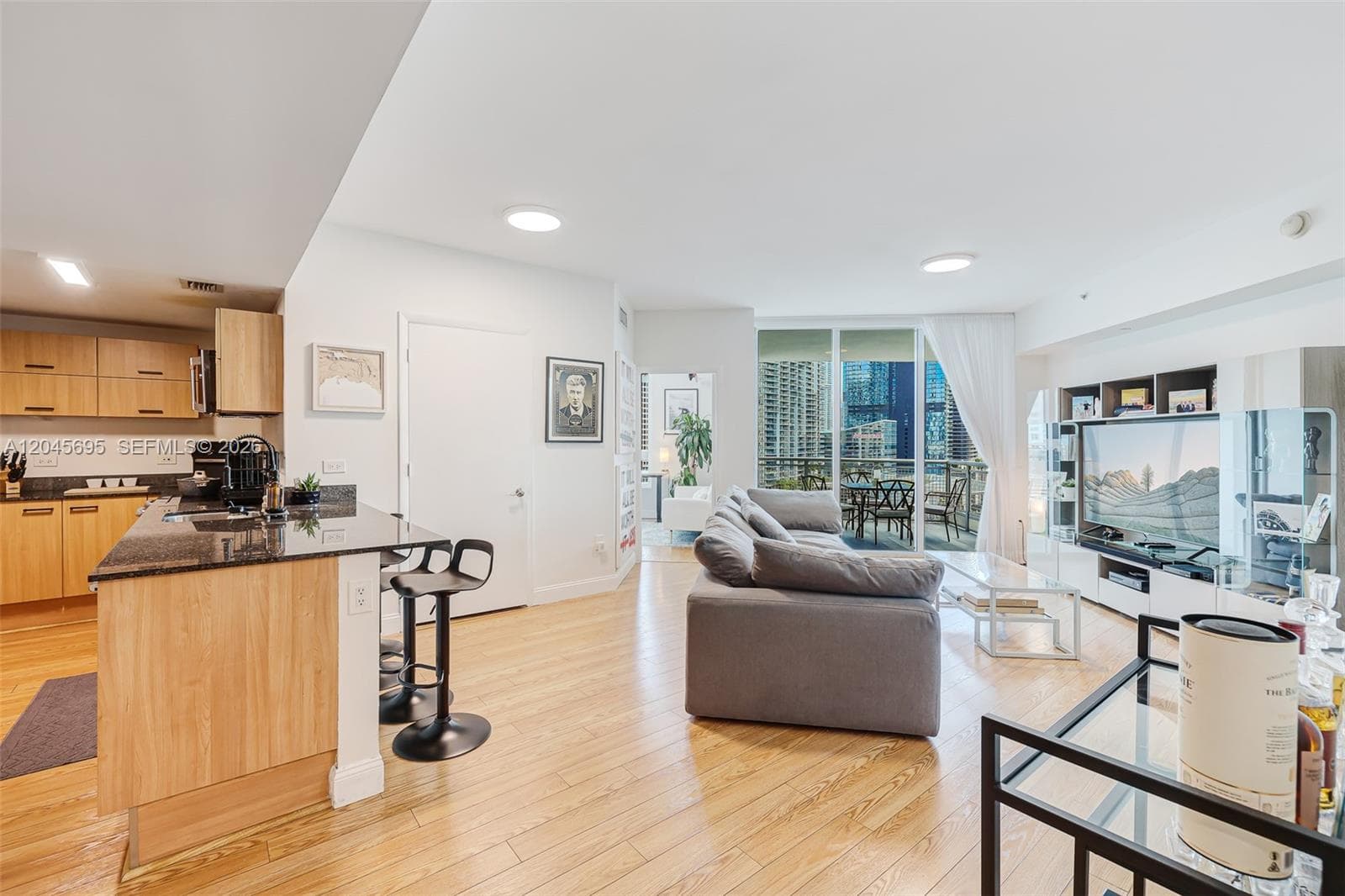 350 S Miami Ave # 2104, Miami, FL 33130 photo 4