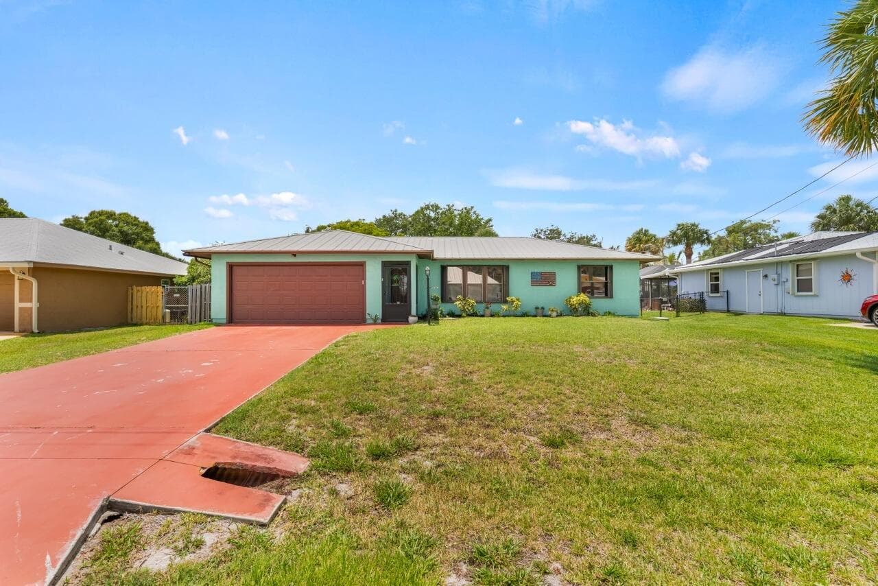 1636 NE Darlich Avenue, Jensen Beach, FL 34957 photo 2