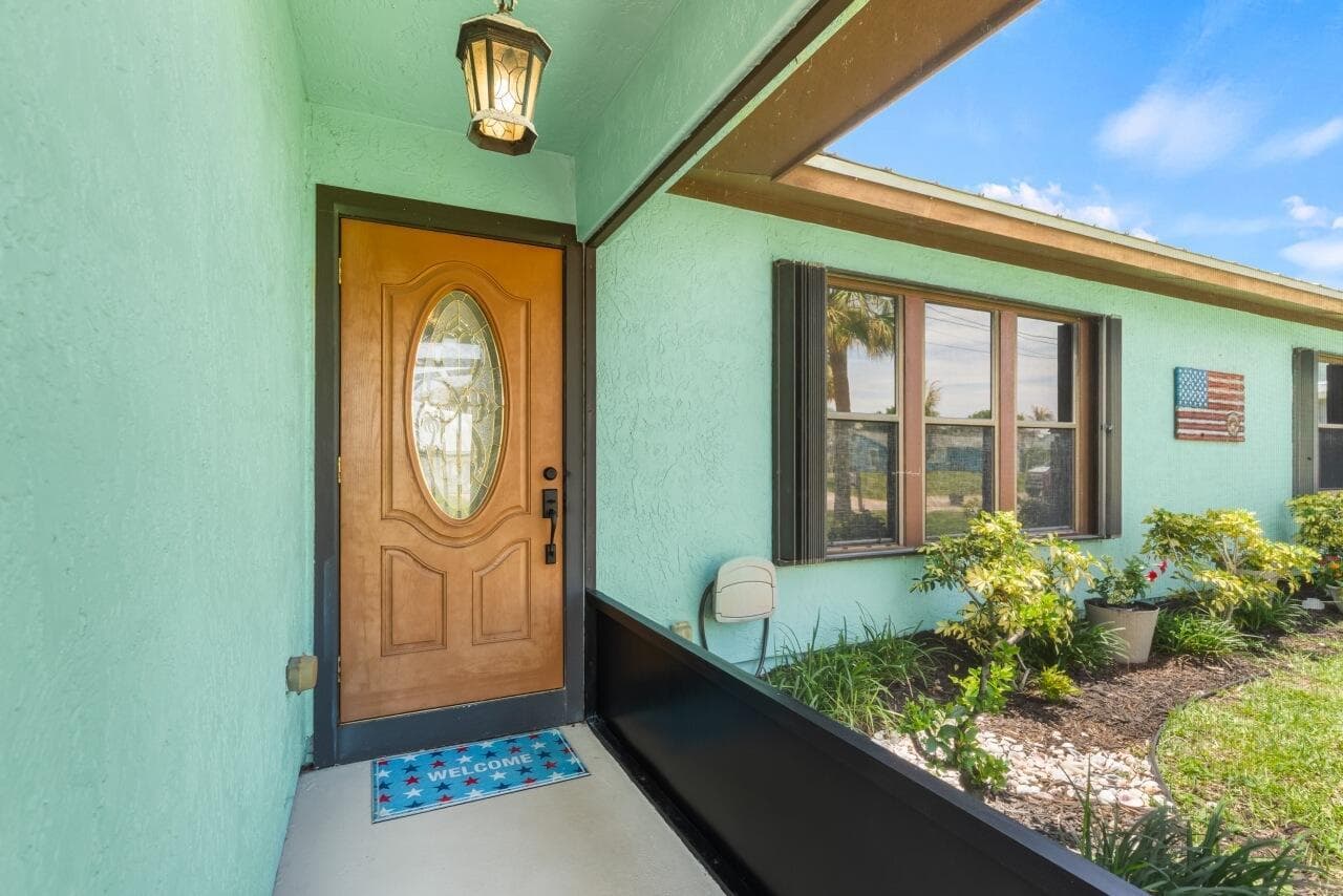 1636 NE Darlich Avenue, Jensen Beach, FL 34957 photo 4