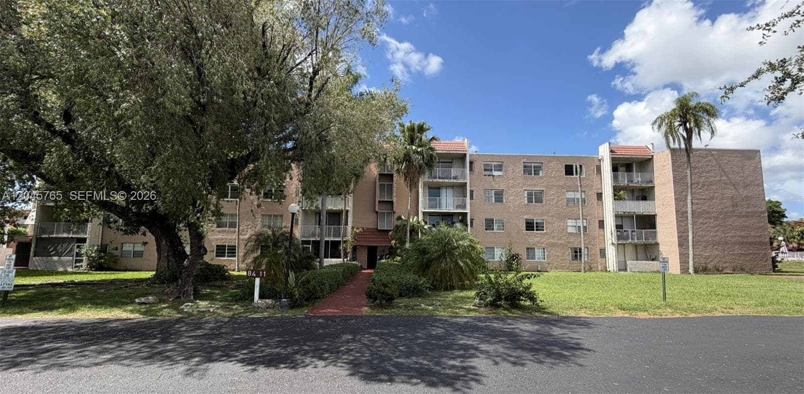 8411 NW 8th St # 206, Miami, FL 33126 photo 2