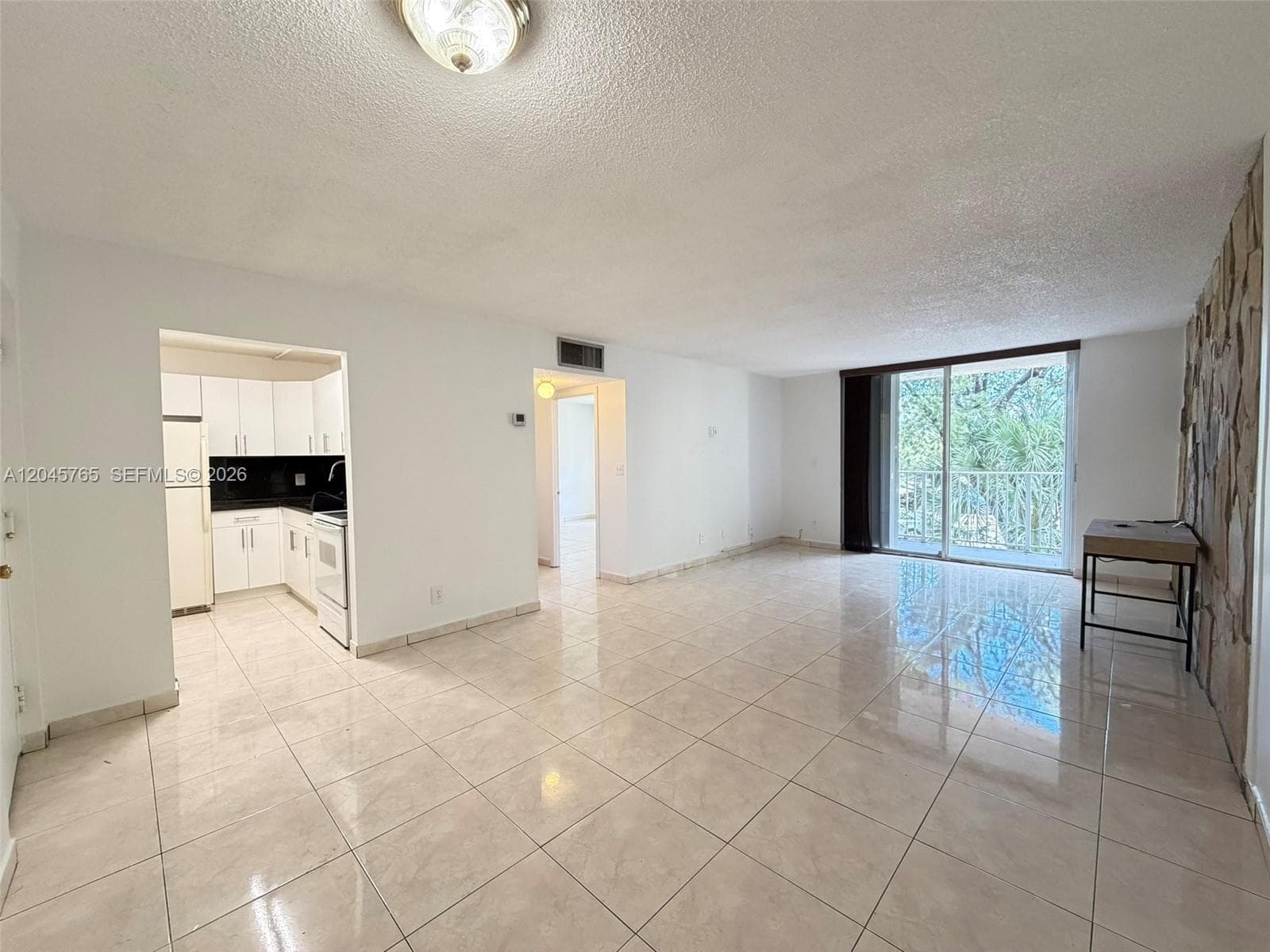 8411 NW 8th St # 206, Miami, FL 33126 photo 5