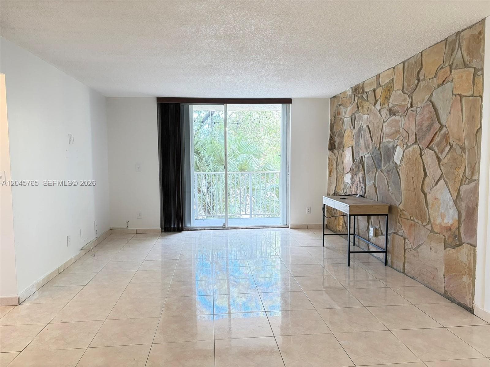 8411 NW 8th St # 206, Miami, FL 33126 photo 4