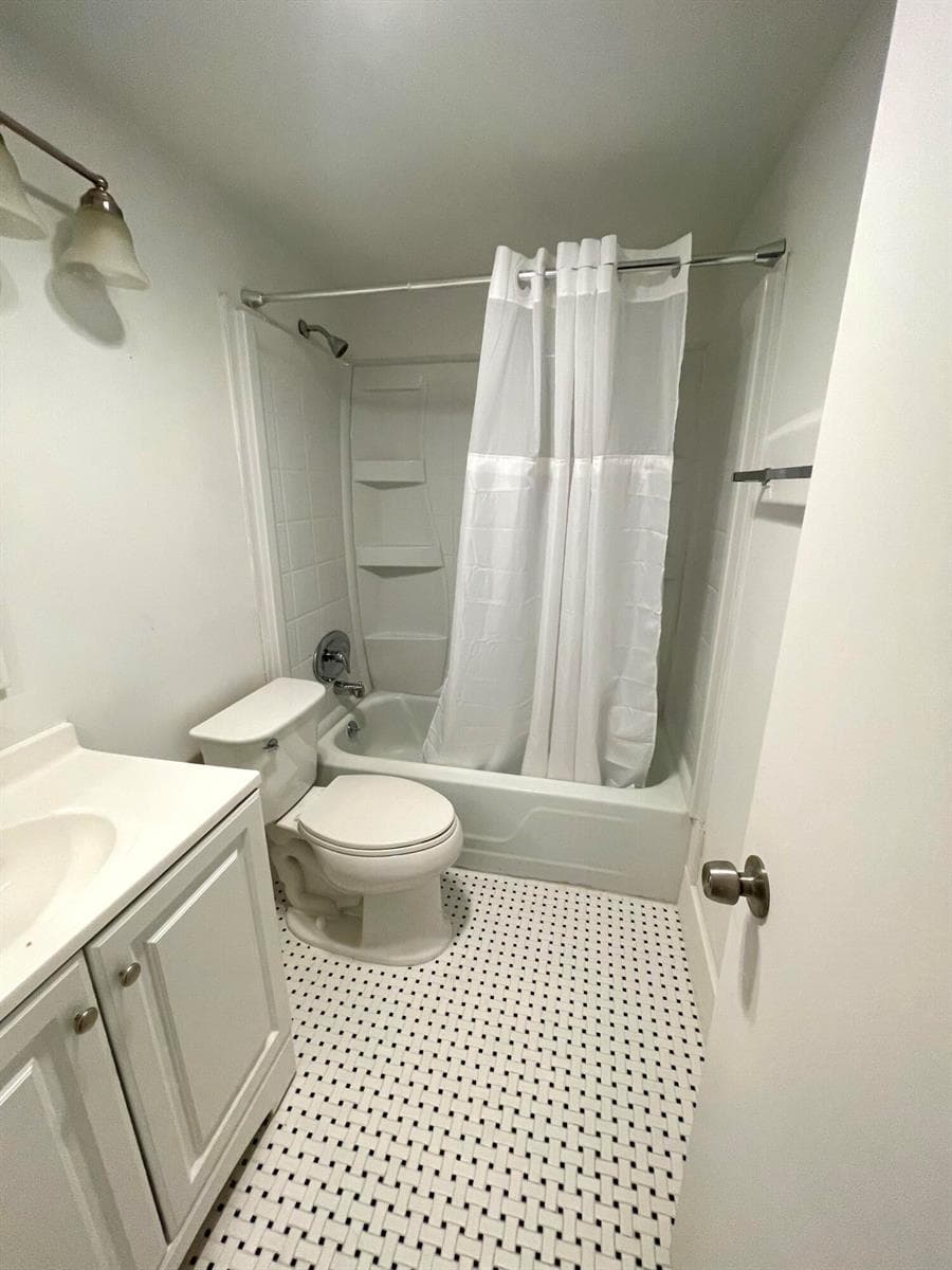 203 Easthampton I, West Palm Beach, FL 33417 photo 4