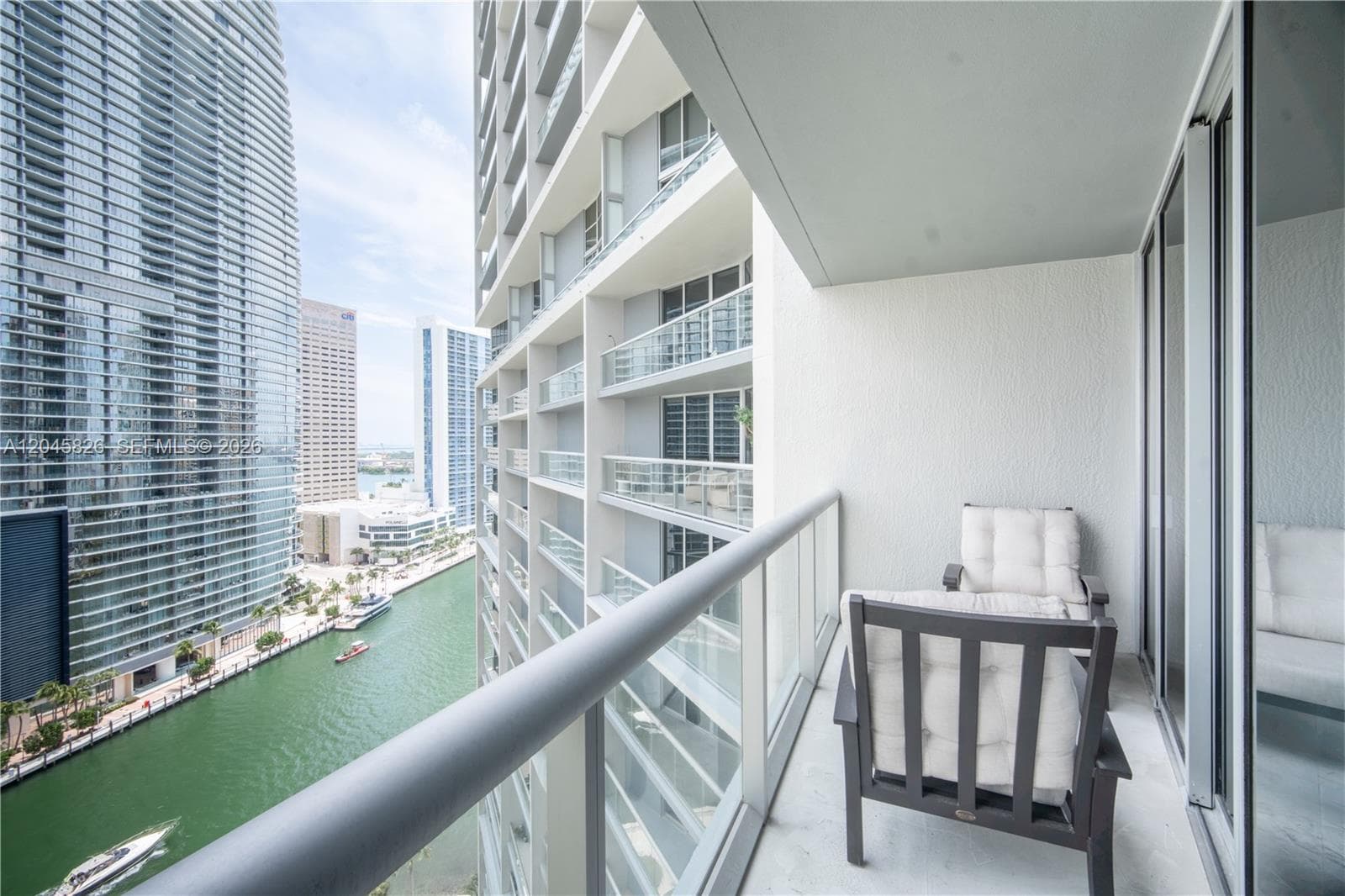 475 Brickell Ave # 2010, Miami, FL 33131
