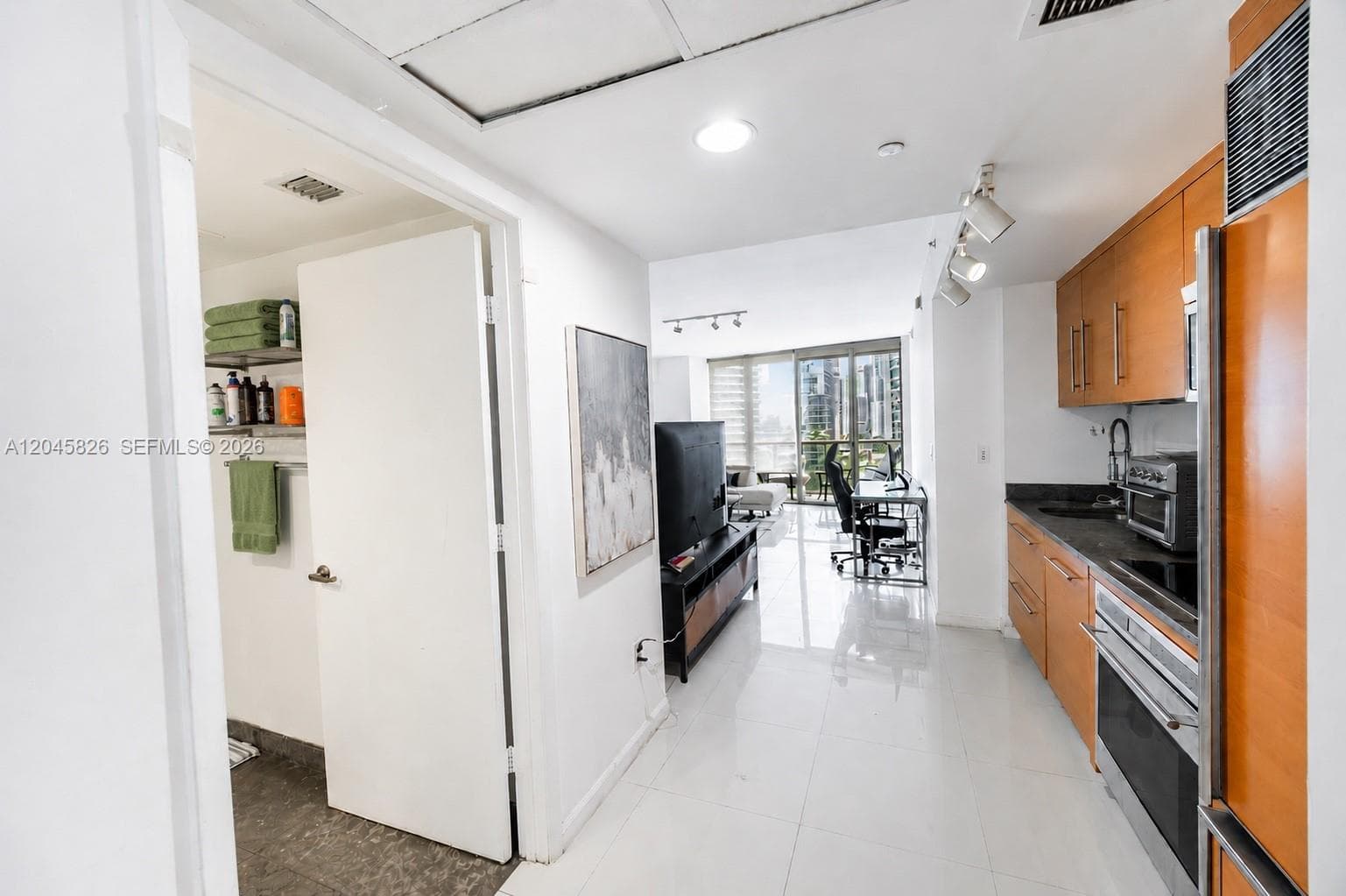 475 Brickell Ave # 2010, Miami, FL 33131 photo 4