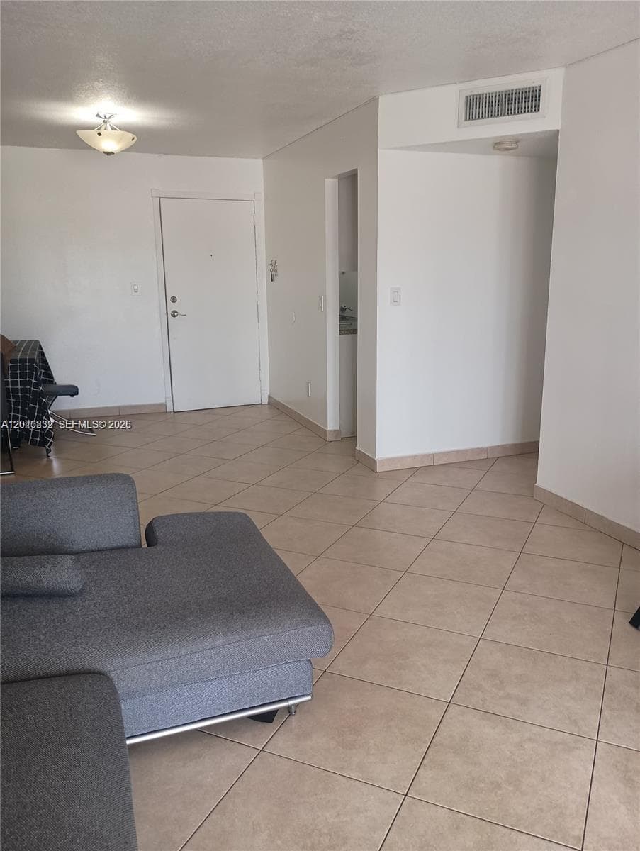 18100 Atlantic Blvd # 312, Sunny Isles Beach, FL 33160 photo 3