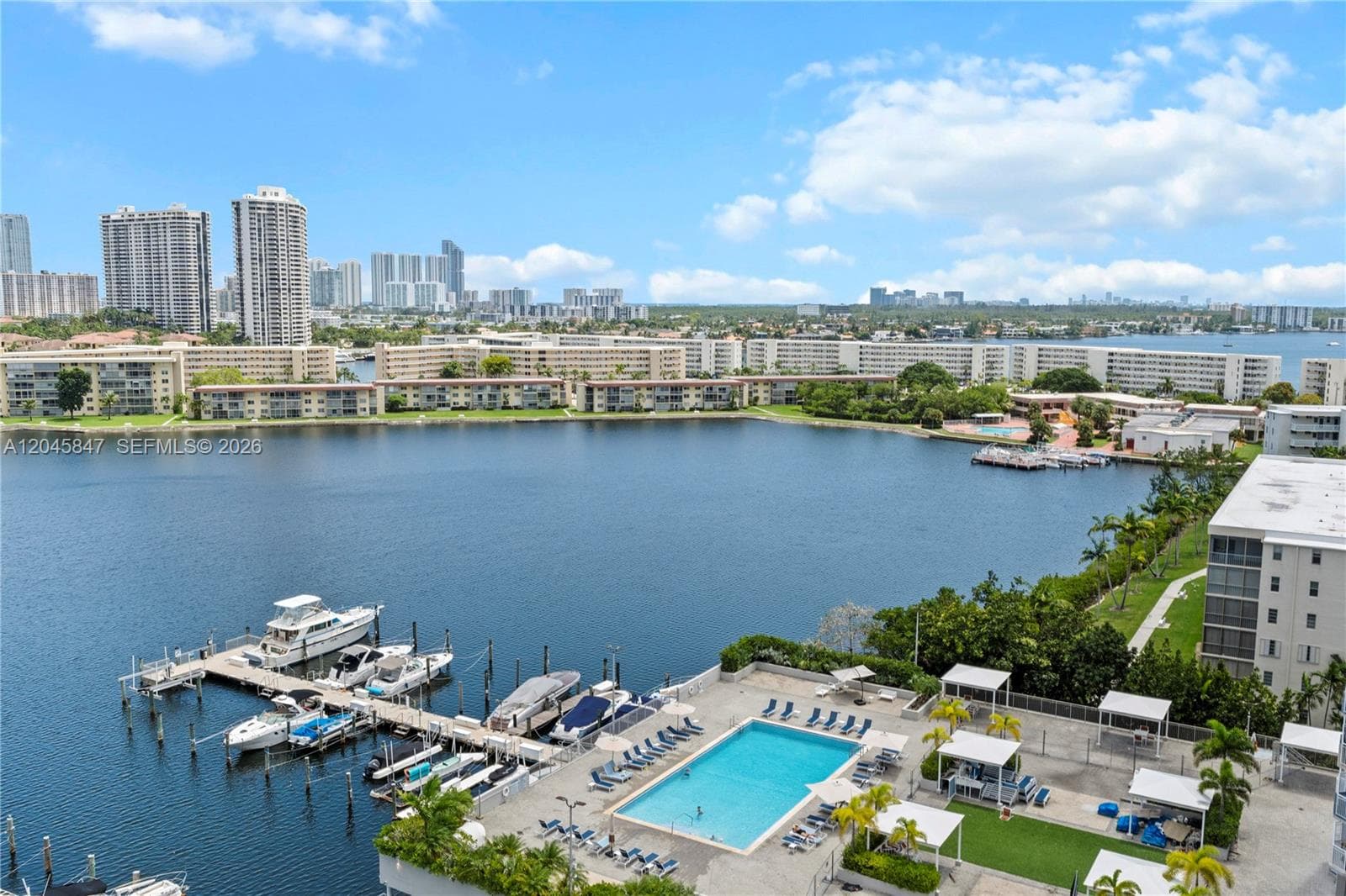 18071 Biscayne Blvd # 1404, Aventura, FL 33160 photo 2