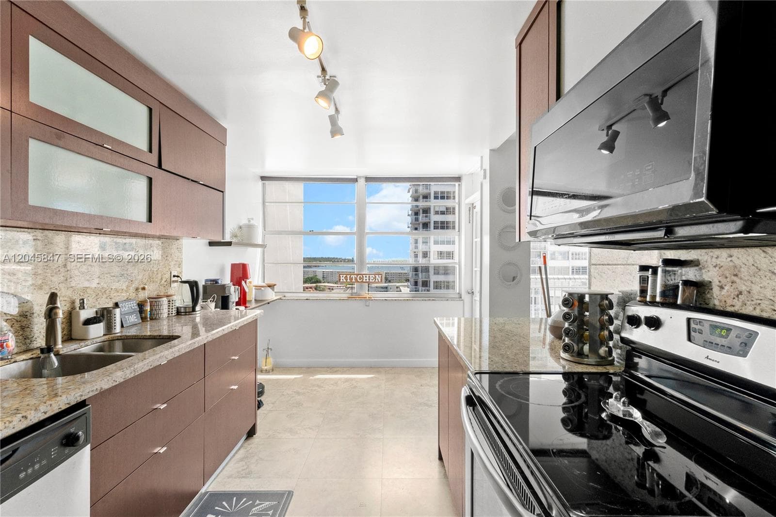 18071 Biscayne Blvd # 1404, Aventura, FL 33160 photo 3