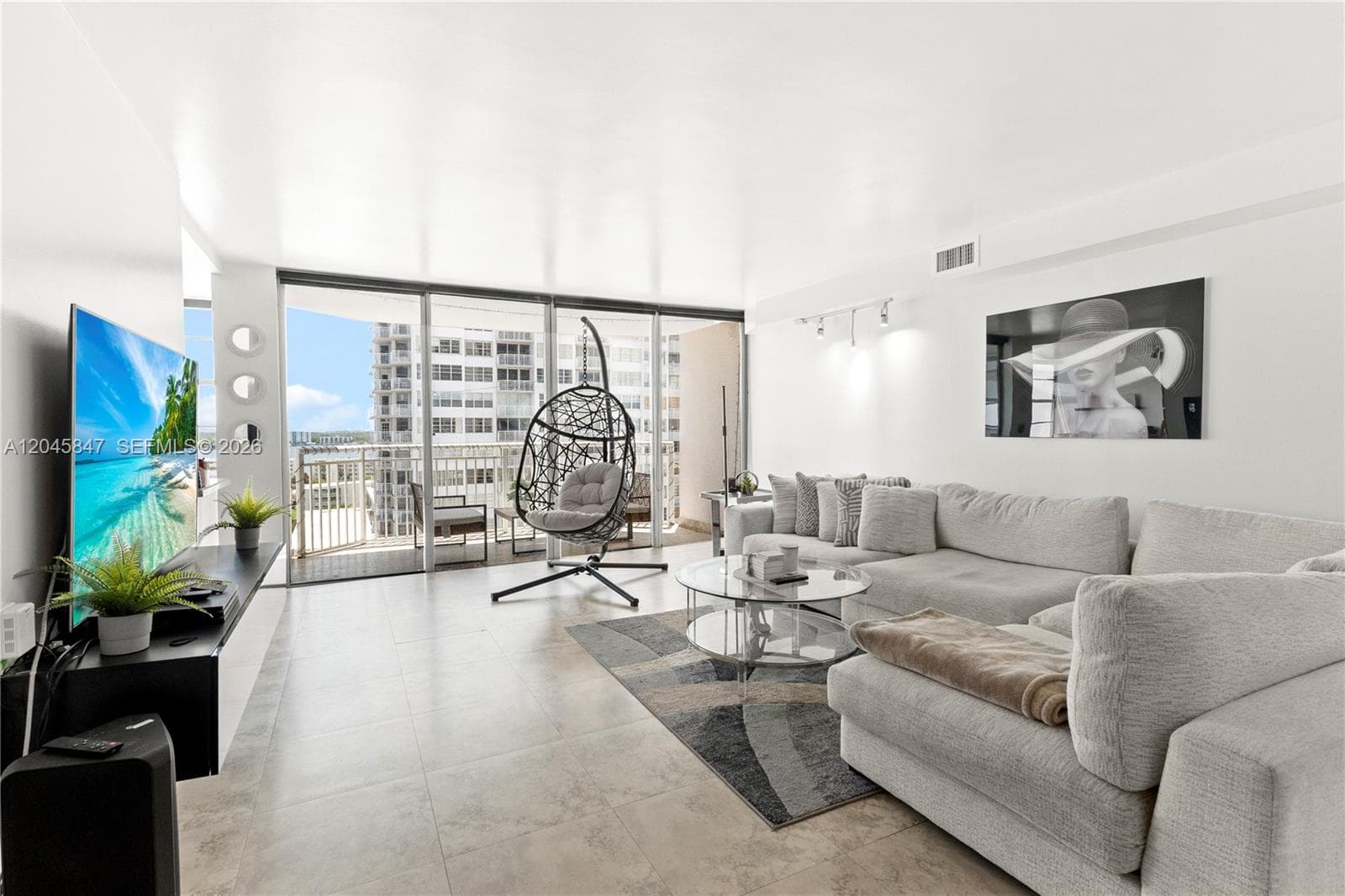 18071 Biscayne Blvd # 1404, Aventura, FL 33160 photo 5