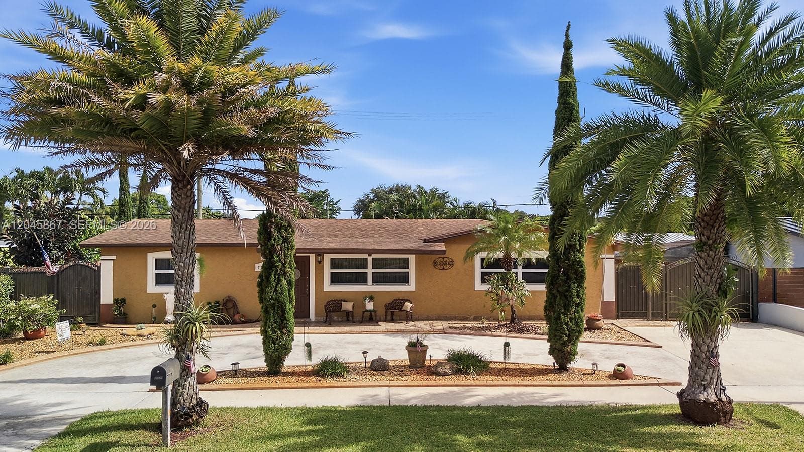 7858 NW 171st St, Hialeah, FL 33015 photo 3