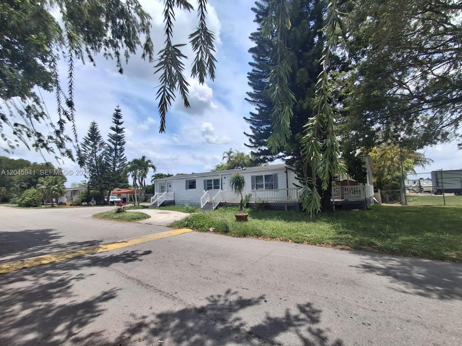19800 SW 180 Ave, Miami, FL 33187 photo 2