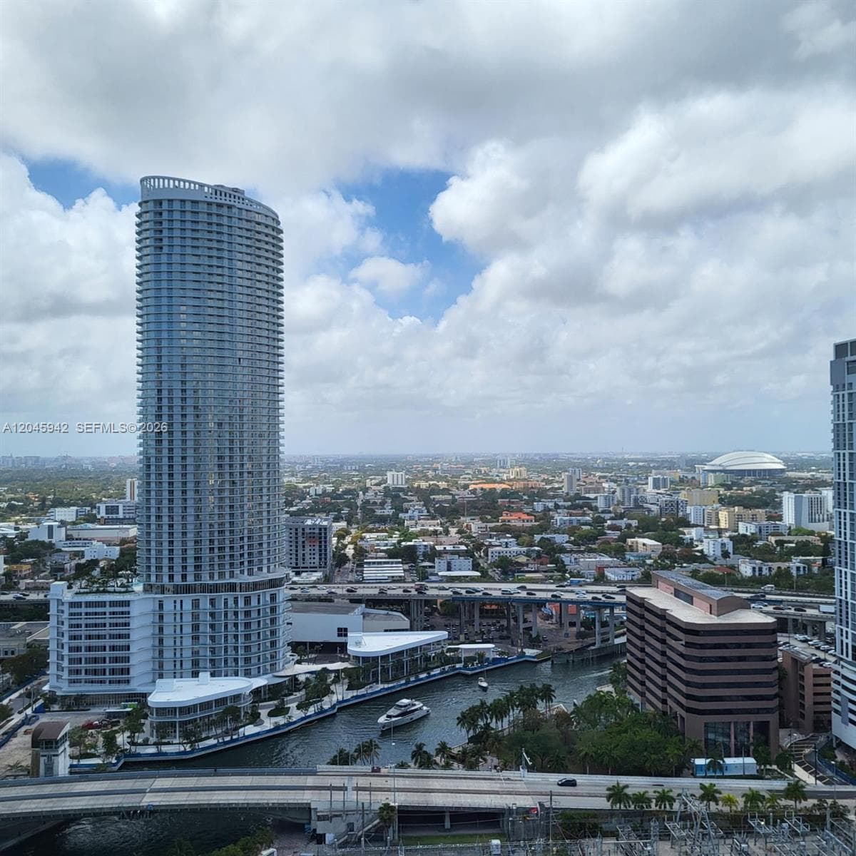 92 SW 3rd St # 3207, Miami, FL 33130 photo 2