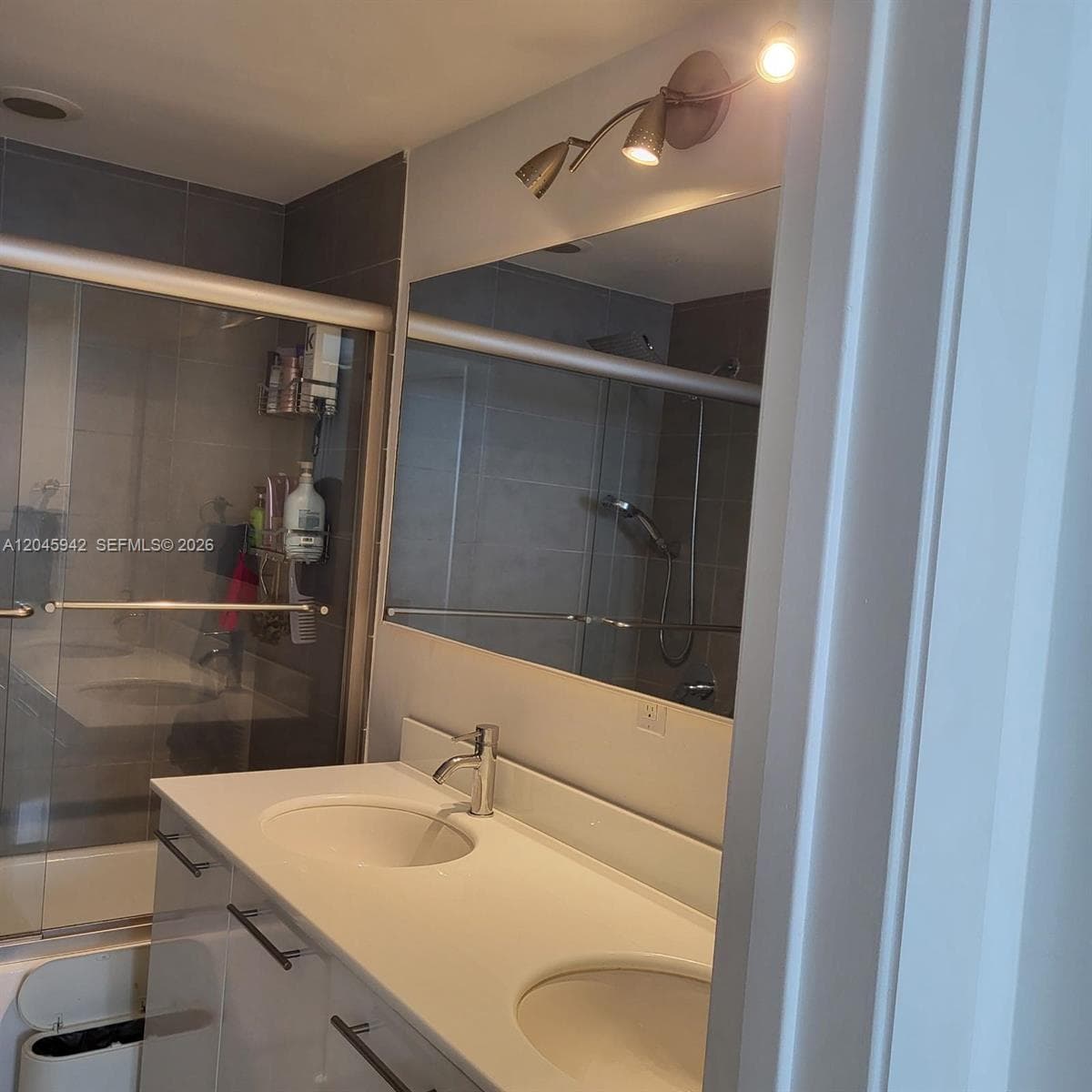 92 SW 3rd St # 3207, Miami, FL 33130 photo 3