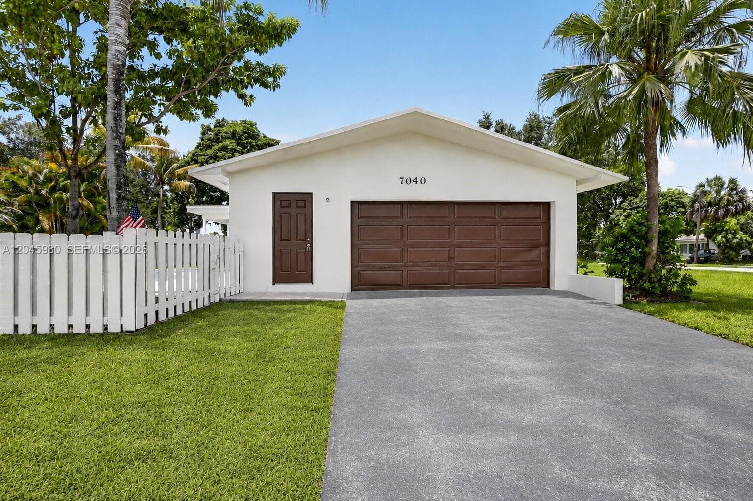 7040 NW 8th Ct, Plantation, FL 33317 photo 4