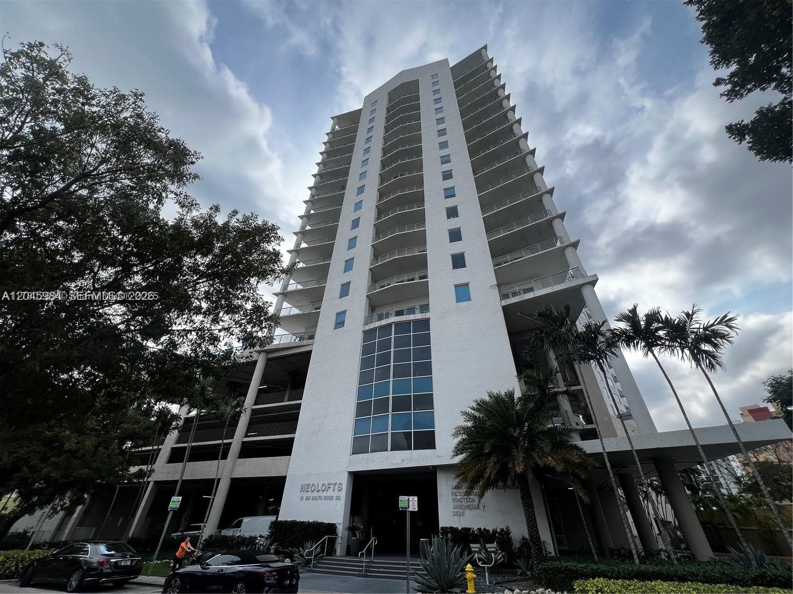 10 SW South River Dr # 812, Miami, FL 33130