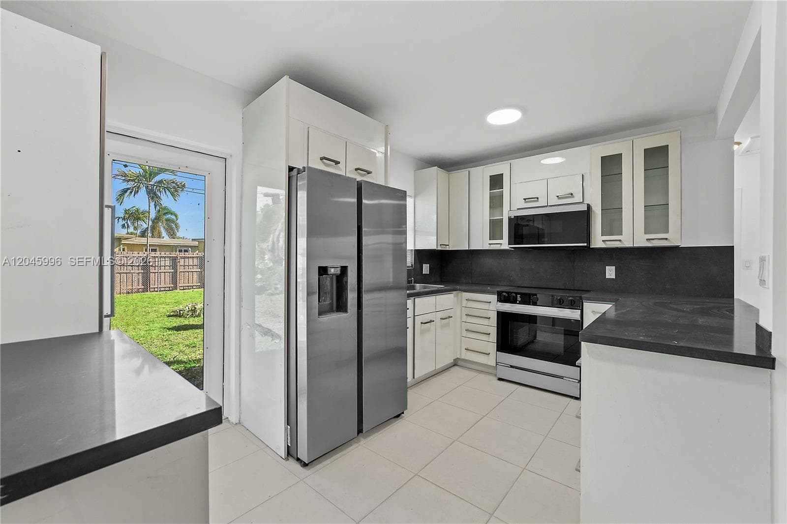 1201 NW 10th Pl, Fort Lauderdale, FL 33311 photo 4