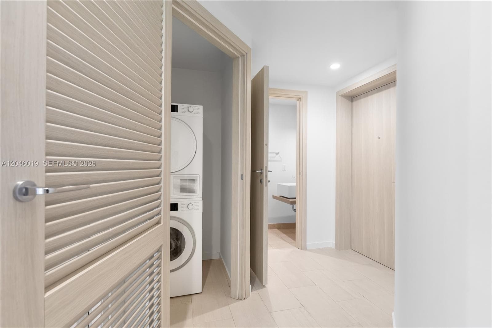 1000 Brickell Plz # 4015, Miami, FL 33131 photo 5