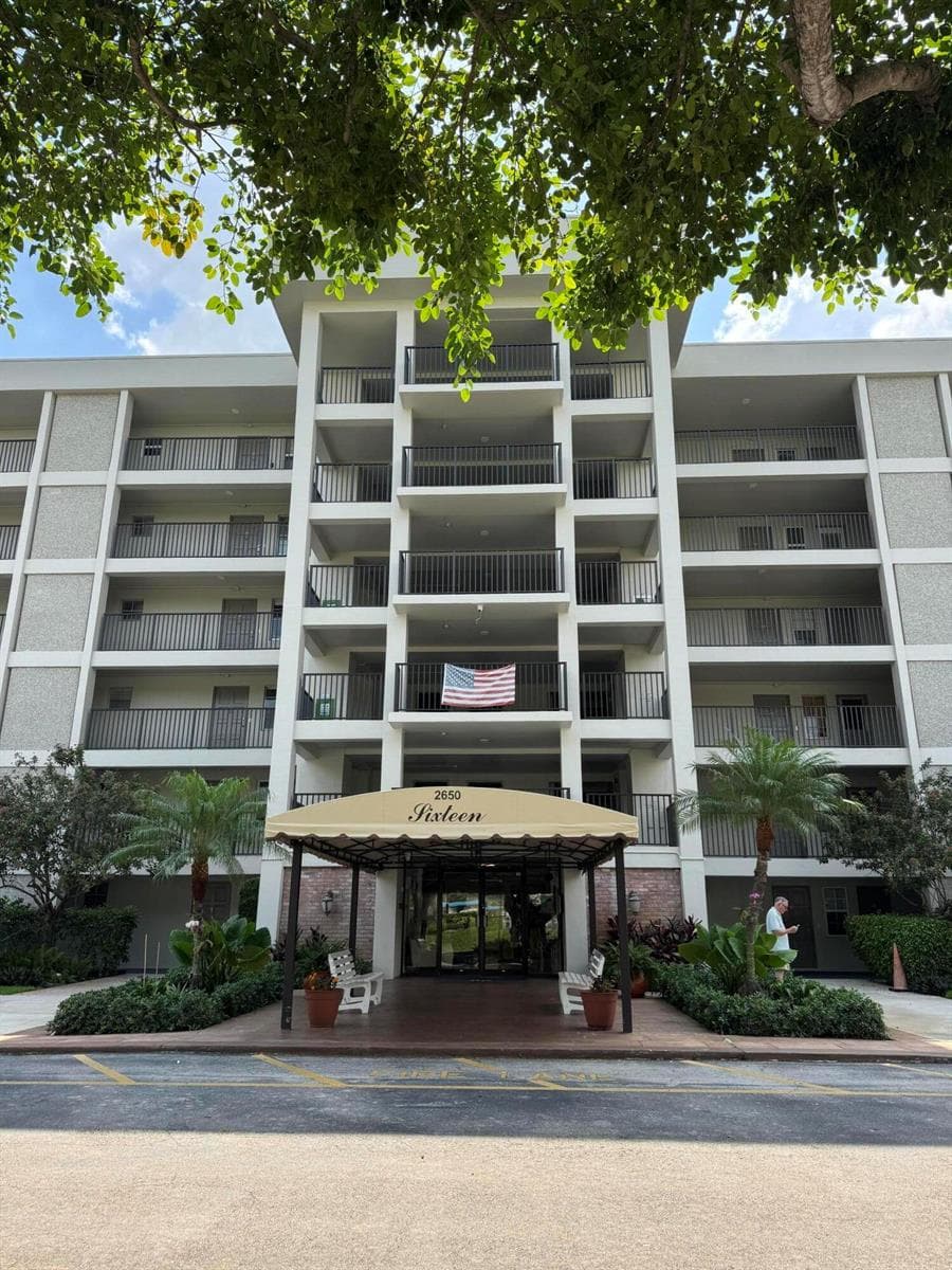 2650 S Course Drive # 407, Pompano Beach, FL 33069