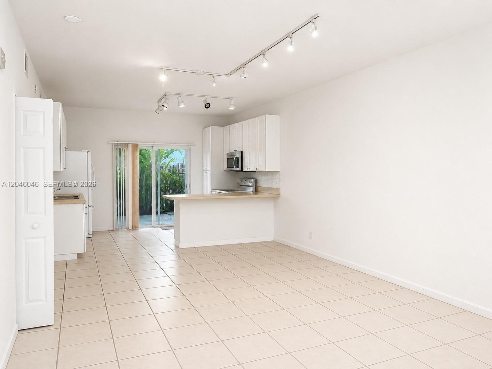 4950 Washington St # 12-4, Hollywood, FL 33021 photo 3