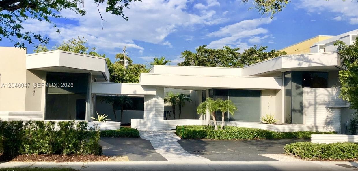 721 NE 3rd Ave, Fort Lauderdale, FL 33304