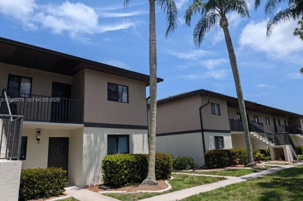 1210 HALL RD # 208, Other City - In The State Of Florida, FL 33903 photo 2