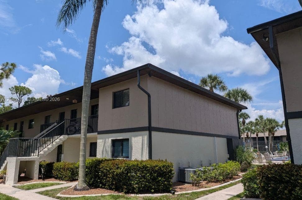 1210 HALL RD # 208, Other City - In The State Of Florida, FL 33903 photo 3