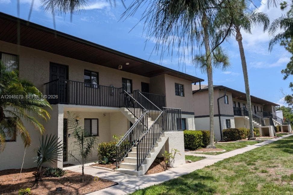 1210 HALL RD # 208, Other City - In The State Of Florida, FL 33903