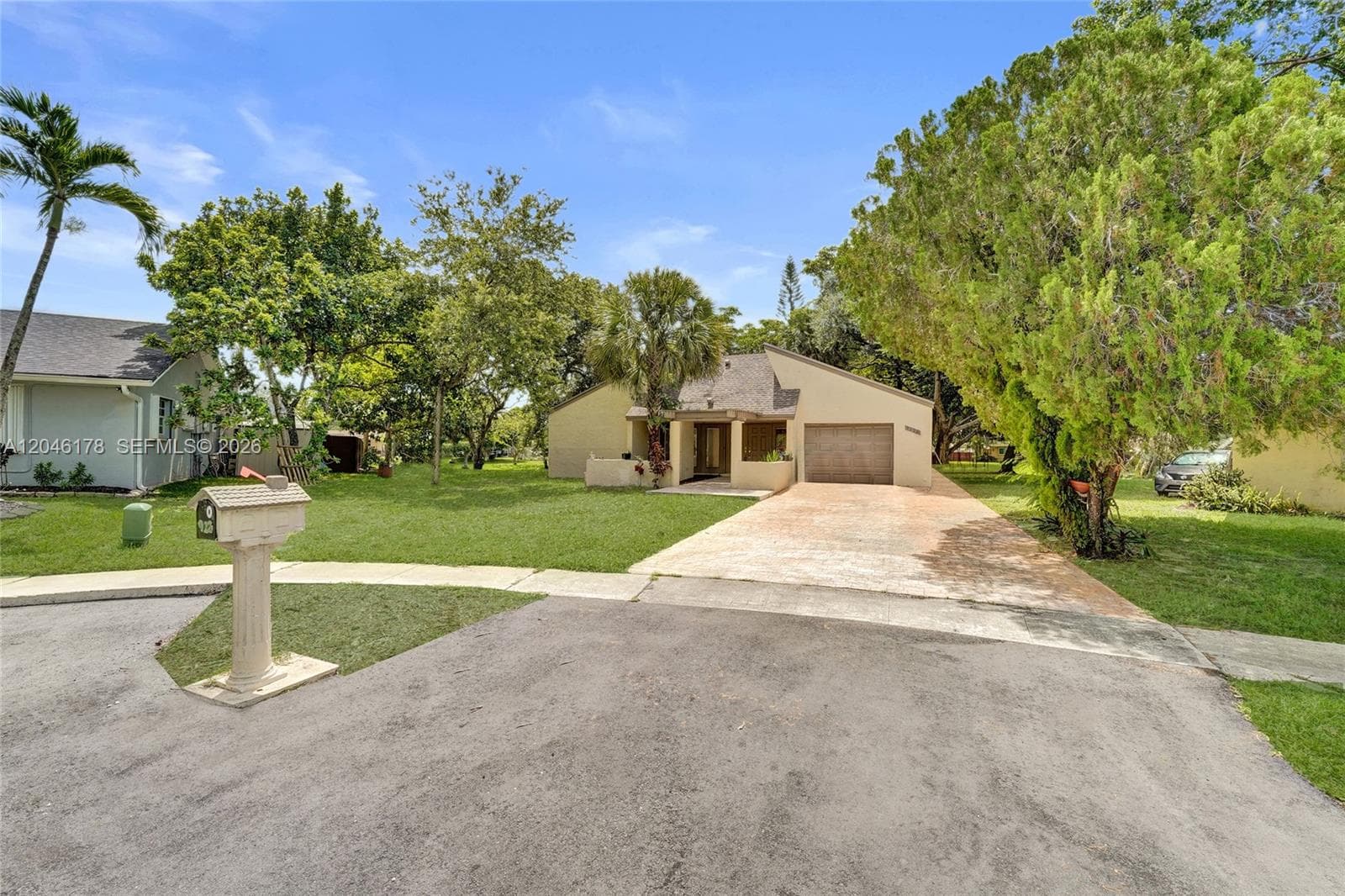9120 SW 49th St, Cooper City, FL 33328 photo 2